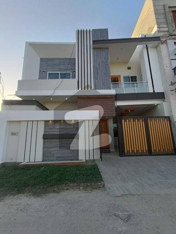 6.5 Marla Brand New Modern Style Park View House On Main Road