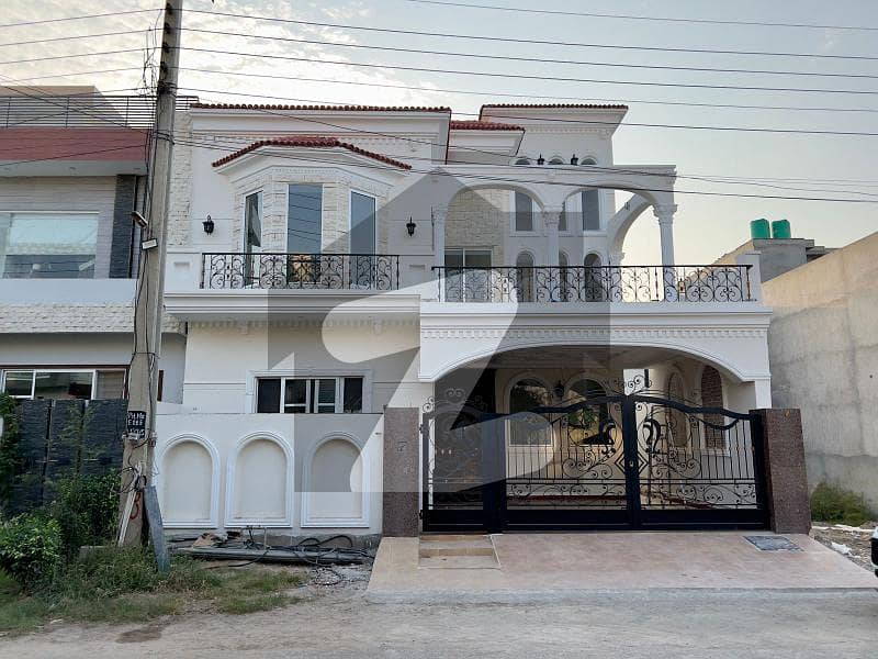 Buy A 10 Marla House For rent In Wapda Town Phase 1 - Block E