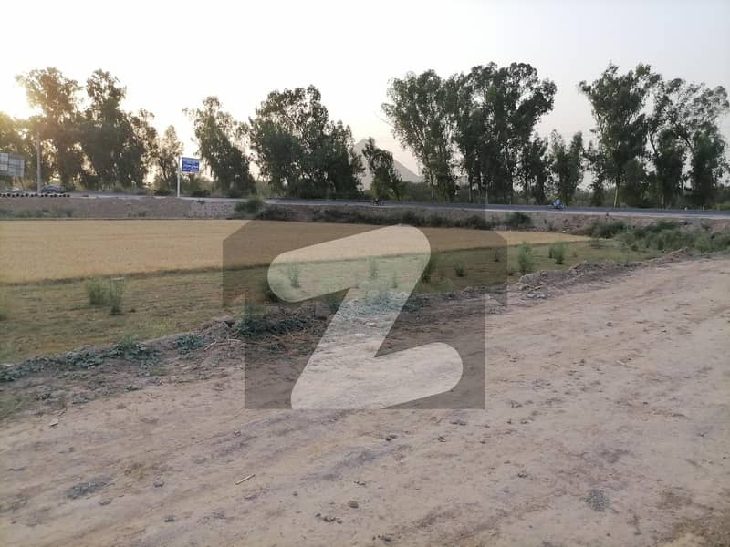 Plot For Sale Khayaban-E-Sardar Qadirabad. Plot For Sale Khayaban-E-Sardar Qadirabad.
