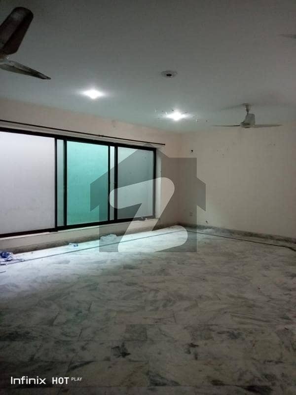 1 Kanal Basement With Two Bedroom Available On Rent In Bahria Town Lahore (i)
