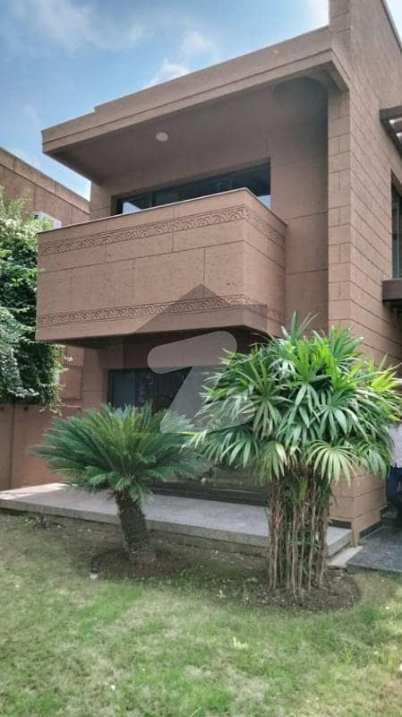 بحریہ ٹاؤن - میڈوز ولاز بحریہ ٹاؤن سیکٹر B بحریہ ٹاؤن لاہور میں 6 کمروں کا 1.7 کنال مکان 12 کروڑ میں برائے فروخت۔