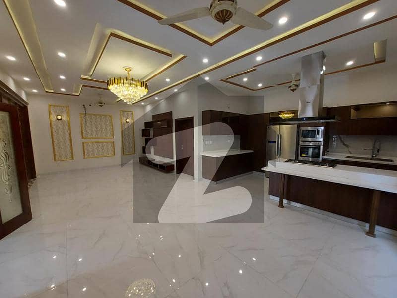 Premium 1 Kanal House Is Available For Rent In Lahore