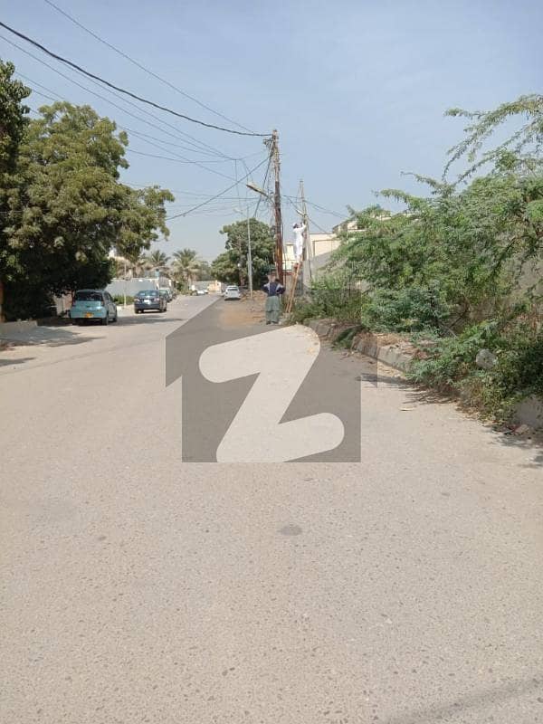 4000 Yards Residential Plot For Sale Block 8 Clifton