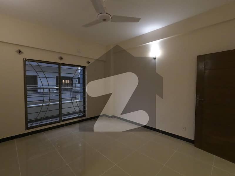 Spacious Flat Is Available In Askari 5 - Sector J For rent