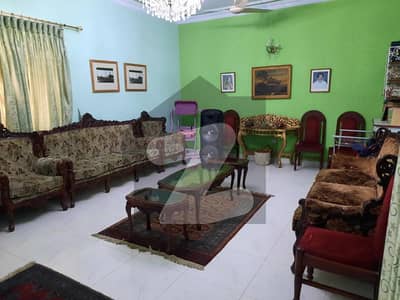 گلشن امین کراچی میں 2 کمروں کا 8 مرلہ مکان 3.8 کروڑ میں برائے فروخت۔