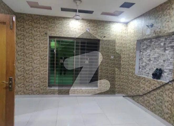 Vip Beautiful 5 Marla Lower Portion Available For Rent In Sabzazar Lahore