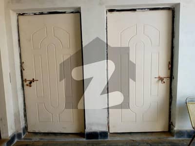 کھوکھر آباد خانیوال میں 2 کمروں کا 6 مرلہ مکان 28 لاکھ میں برائے فروخت۔