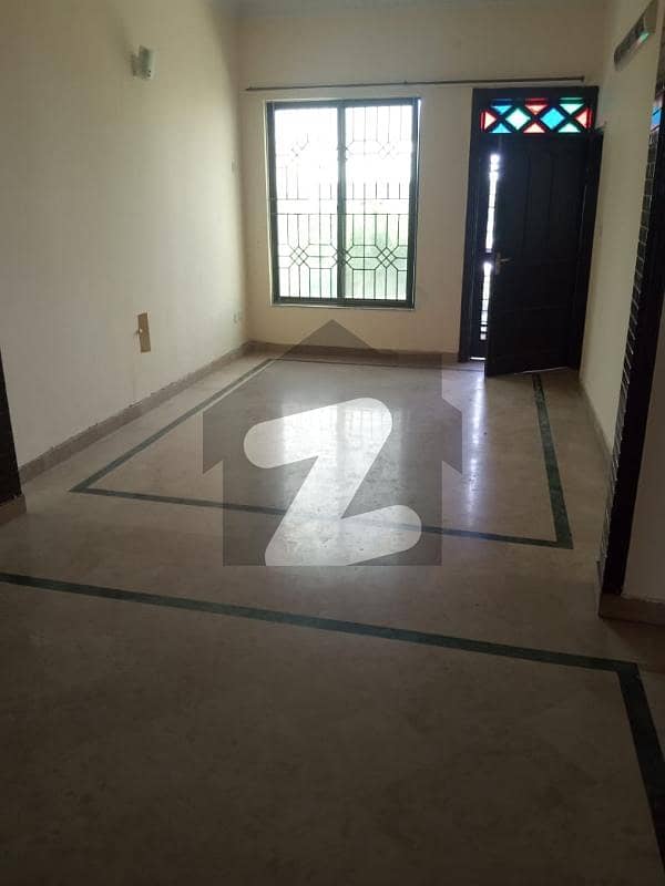 جی ۔ 11 اسلام آباد میں 4 کمروں کا 7 مرلہ مکان 1.6 لاکھ میں کرایہ پر دستیاب ہے۔