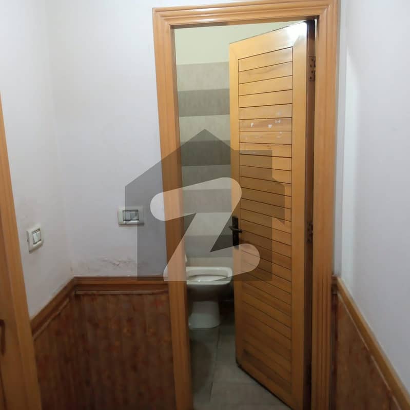 6 Kanal House Is Available For Sale In GOR