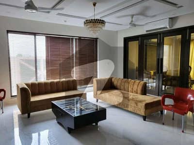 ڈی ایچ اے فیز 7 ڈیفنس (ڈی ایچ اے) لاہور میں 5 کمروں کا 1 کنال مکان 4 لاکھ میں کرایہ پر دستیاب ہے۔