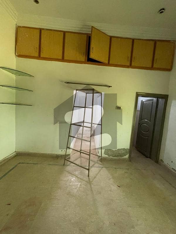900 Square Feet Upper Portion For Rent In Beautiful Hasilpur Road