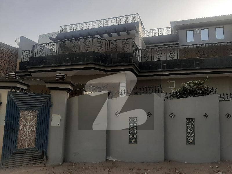 کینال روڈ رحیم یار خان میں 6 کمروں کا 1 کنال مکان 1 لاکھ میں کرایہ پر دستیاب ہے۔