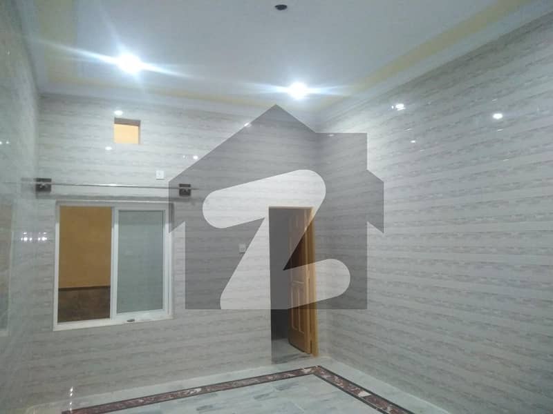 1125 Square Feet House In Hayatabad Is Available