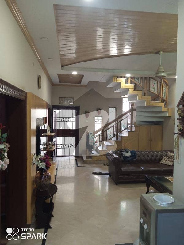 النور گارڈن فیصل آباد میں 6 کمروں کا 10 مرلہ مکان 70 ہزار میں کرایہ پر دستیاب ہے۔