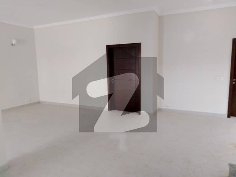 Prime Location 80 Square Yards House For sale In Lyari Town