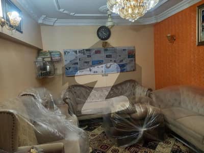 شکارپور کالونی جمشید ٹاؤن کراچی میں 3 کمروں کا 7 مرلہ بالائی پورشن 2.45 کروڑ میں برائے فروخت۔