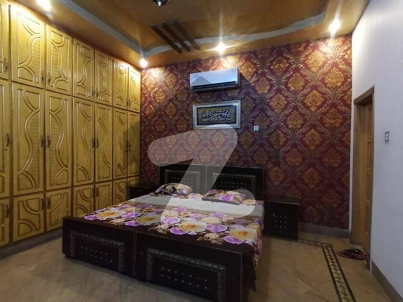 سرفراز کالونی گوجرانوالہ میں 9 کمروں کا 10 مرلہ مکان 4.5 کروڑ میں برائے فروخت۔