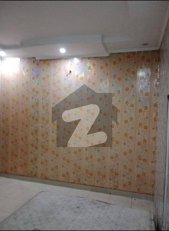 خدا بخش کالونی کینٹ لاہور میں 3 کمروں کا 5 مرلہ مکان 65 ہزار میں کرایہ پر دستیاب ہے۔
