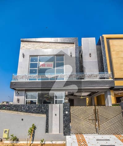 5 MARLA BRAND NEW HOUSE FOR SALE IN DHA 9 TOWN IN VERY HOT LOCATION AND REASONABLE PRICE