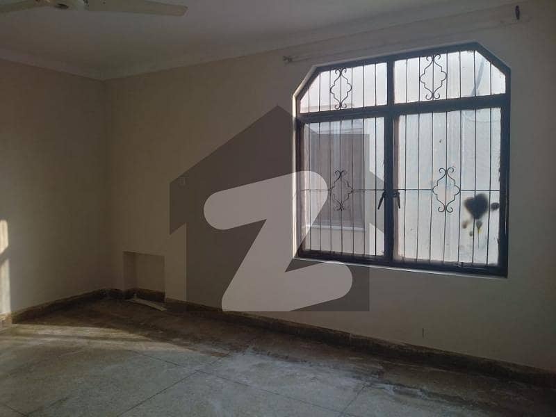 Beautiful Location 1 Kanal Full House Is Available For Rent In Dha Phase 1