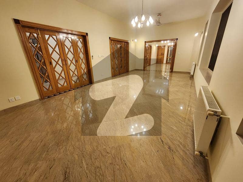 F-6 5 Bedroom Compact House With Beautiful Garden And Margalla View