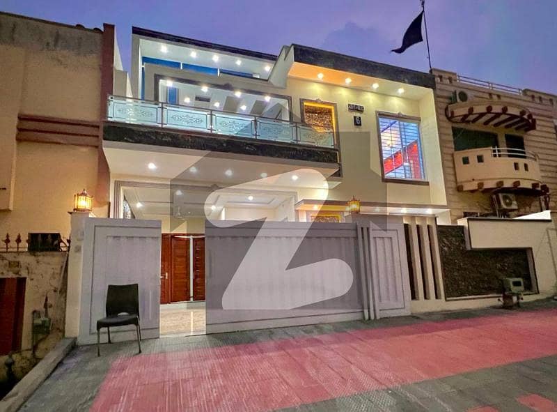 جی ۔ 13 اسلام آباد میں 6 کمروں کا 11 مرلہ مکان 5.7 کروڑ میں برائے فروخت۔