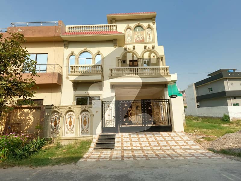 سینٹرل پارک ۔ بلاک اے سینٹرل پارک ہاؤسنگ سکیم لاہور میں 3 کمروں کا 5 مرلہ مکان 1.6 کروڑ میں برائے فروخت۔