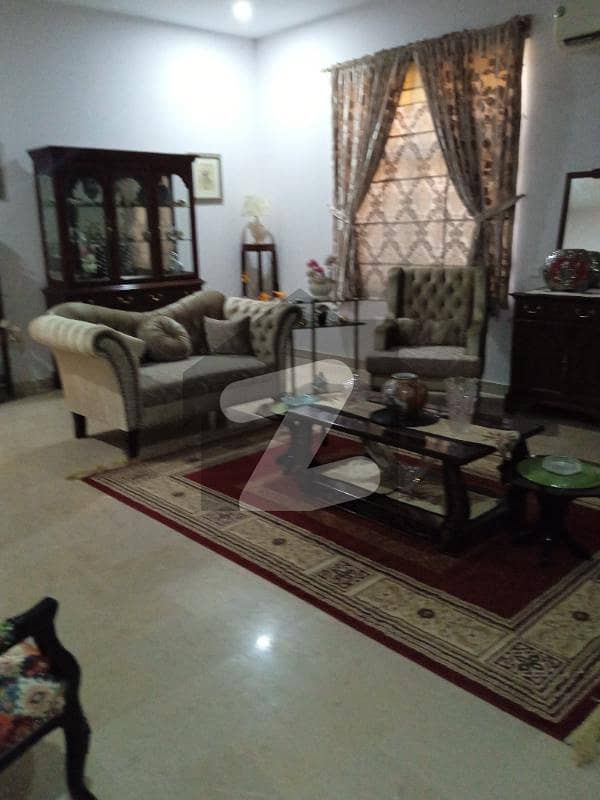 پی ای سی ایچ ایس بلاک 6 پی ای سی ایچ ایس جمشید ٹاؤن کراچی میں 11 کمروں کا 1.5 کنال مکان 20 کروڑ میں برائے فروخت۔