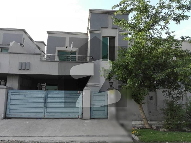10 Marla House Situated In Askari 11 - Sector B For rent