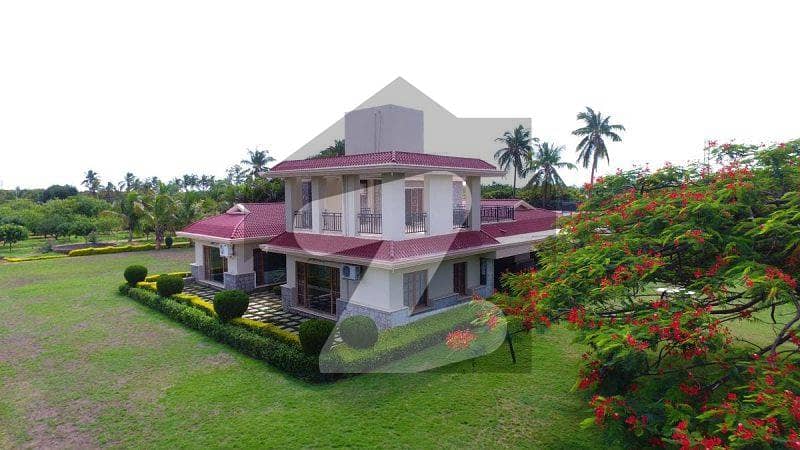Prime Location 2 Kanal Farm House For Sale In Canal View