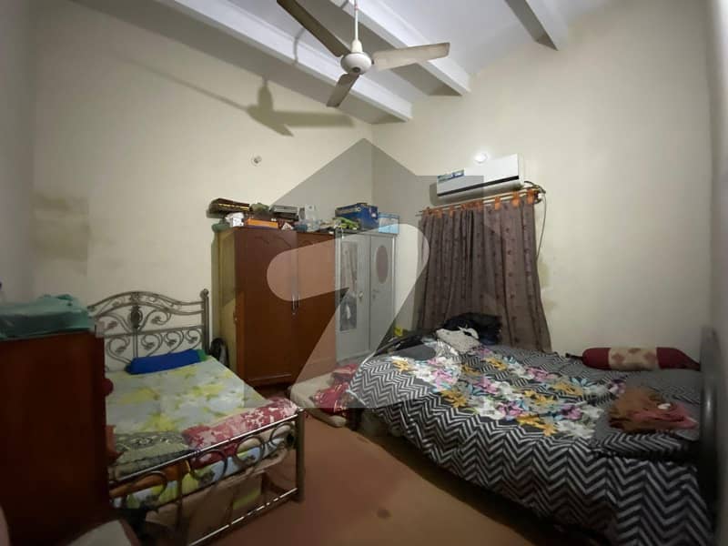 شاہ فیصل کالونی شاہراہِ فیصل کراچی میں 3 کمروں کا 5 مرلہ مکان 1.3 کروڑ میں برائے فروخت۔