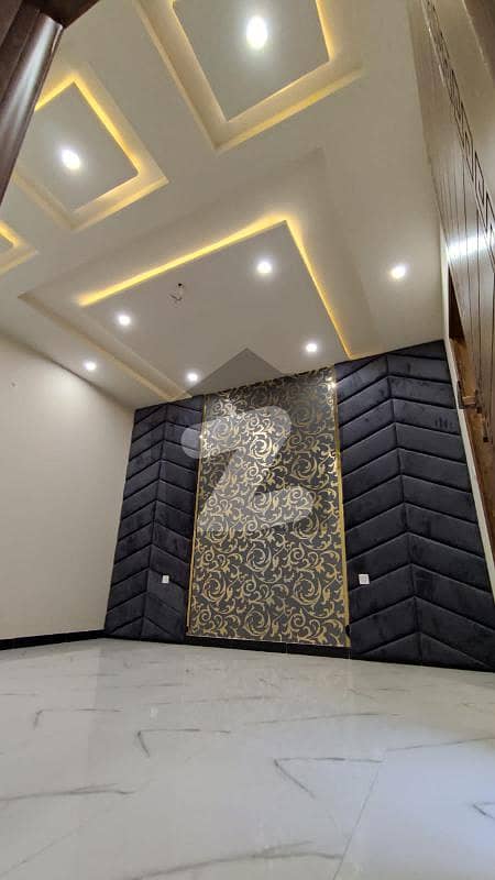 ایڈن ویلی فیصل آباد میں 4 کمروں کا 7 مرلہ مکان 3.45 کروڑ میں برائے فروخت۔