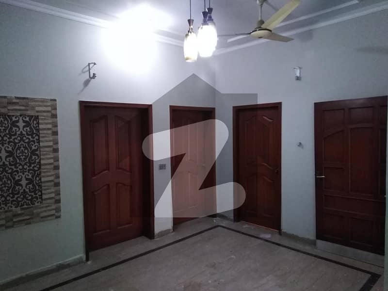 گارڈن ٹاؤن - اورنگزیب بلاک گارڈن ٹاؤن لاہور میں 7 کمروں کا 1 کنال مکان 6.5 کروڑ میں برائے فروخت۔