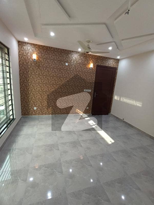 10 MARLA LIKE A NEW HOUSE WITH BASEMENT FOR SALE IN IRIS BLOCK BAHRIA TOWN LAHORE