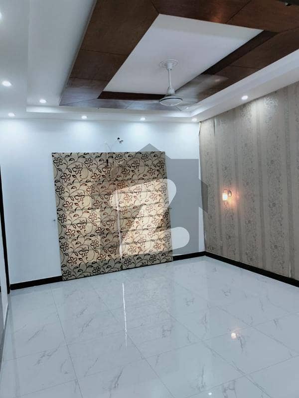 بحریہ ٹاؤن سیکٹر سی بحریہ ٹاؤن لاہور میں 3 کمروں کا 10 مرلہ بالائی پورشن 40 ہزار میں کرایہ پر دستیاب ہے۔