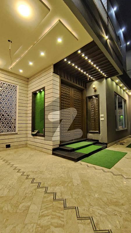 ایڈن ویلی فیصل آباد میں 5 کمروں کا 10 مرلہ مکان 4.85 کروڑ میں برائے فروخت۔