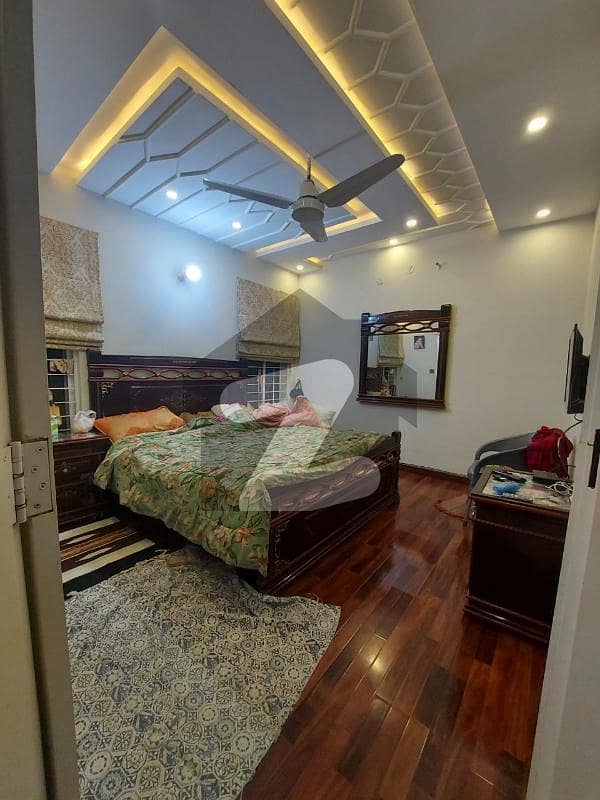 ویلینشیاء ۔ بلاک پی1 ویلینشیاء ہاؤسنگ سوسائٹی لاہور میں 4 کمروں کا 6 مرلہ مکان 2.3 کروڑ میں برائے فروخت۔