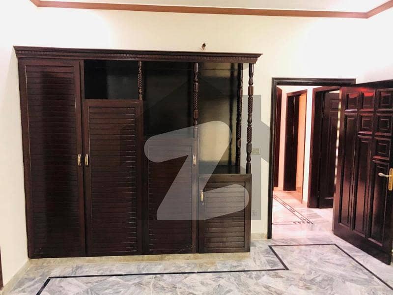 نشیمنِ اقبال فیز 1 نشیمنِ اقبال لاہور میں 5 کمروں کا 10 مرلہ مکان 1 لاکھ میں کرایہ پر دستیاب ہے۔