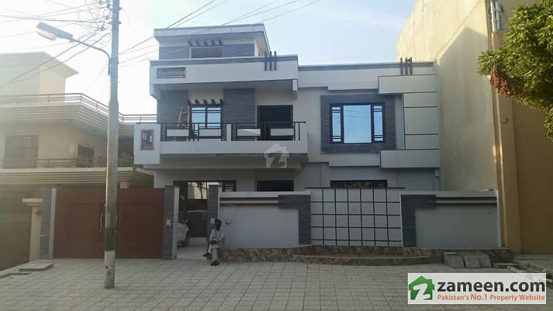 Gulistan-E-Jauhar - Block 15 - Owner Build Creative & Massive House