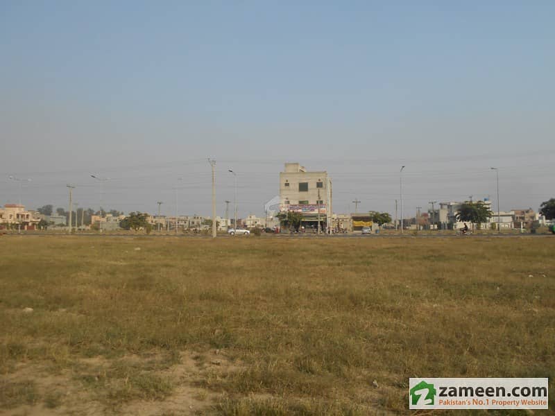100 Feet Road Commercial Plot Is Available For Sale