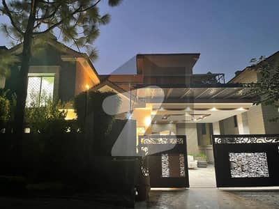 1 Kanal Beautiful House In Safari Villas  Bahria Phase 1