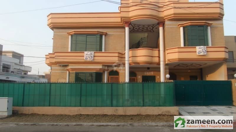 Corner Double Storey Old House For Sale At Good Location