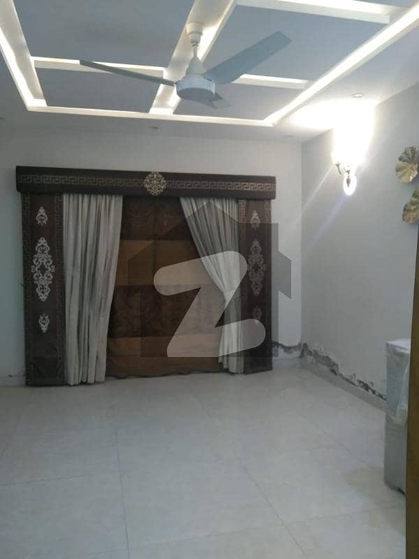 پیس وُوڈلینڈز بیدیاں روڈ لاہور میں 4 کمروں کا 10 مرلہ مکان 90 ہزار میں کرایہ پر دستیاب ہے۔