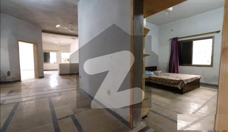 پی ٹی وی کالونی اسلام آباد میں 3 کمروں کا 1 کنال مکان 1.95 کروڑ میں برائے فروخت۔