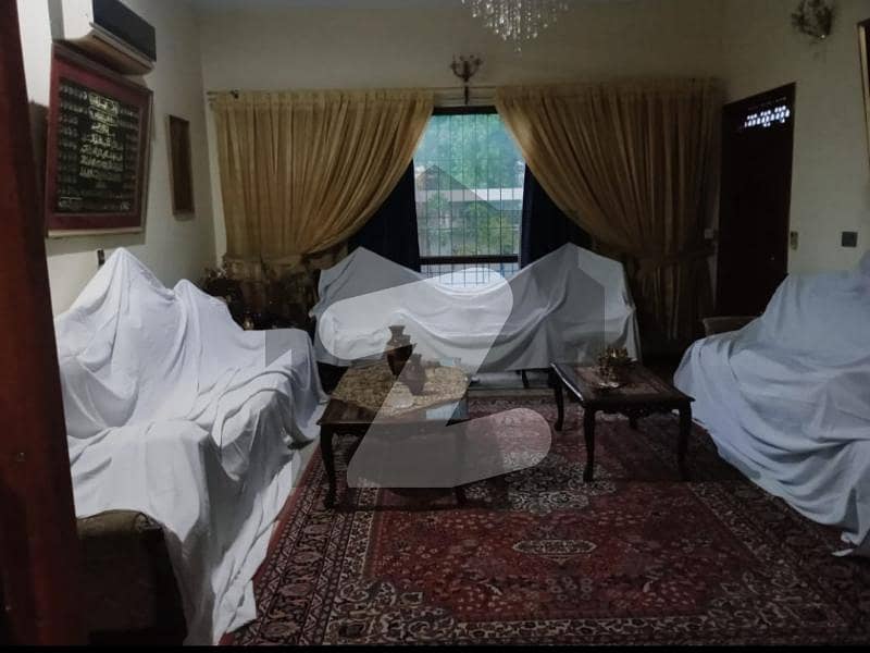 400 Square Yard Bungalow For Sell In Gulistanejohar Block2 Gulistan