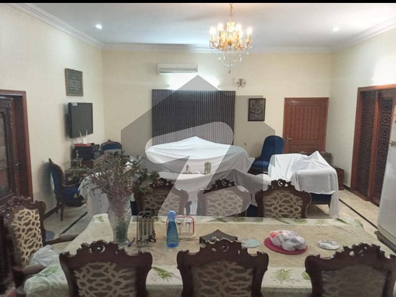 400 Square Yard Bungalow For Sell In Gulistanejohar Block2 Gulistan