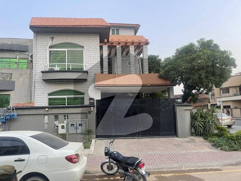Portion For Rent In Bahria Town Phase 6