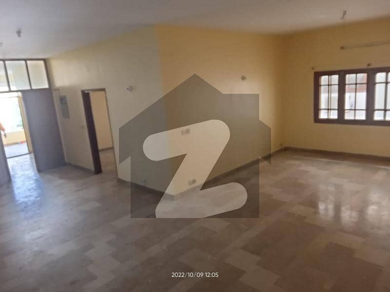Portion For Rent 3 Bedroom Drawing And Lounge Vip Block 14