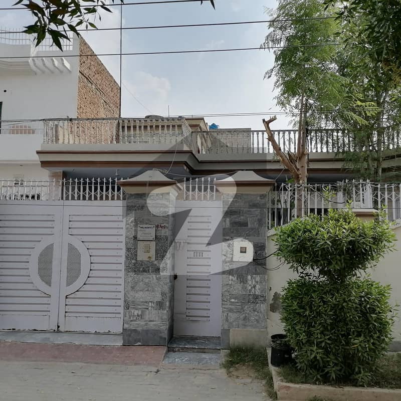 فیصل کالونی اوکاڑہ میں 5 کمروں کا 15 مرلہ مکان 2.25 کروڑ میں برائے فروخت۔