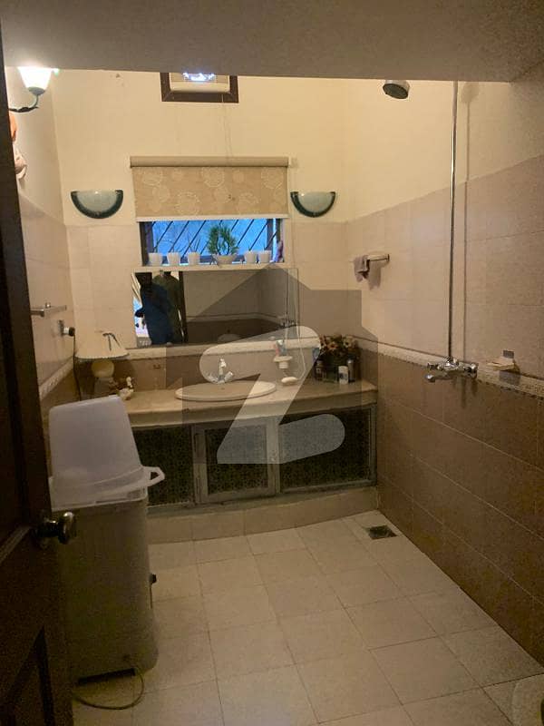 10 Marla Owner Build Solid Construction House For Sale In Model Town